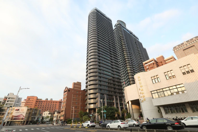 【豪宅兩樣情】高雄豪宅戰5字頭　農16美術館新灣區比拼